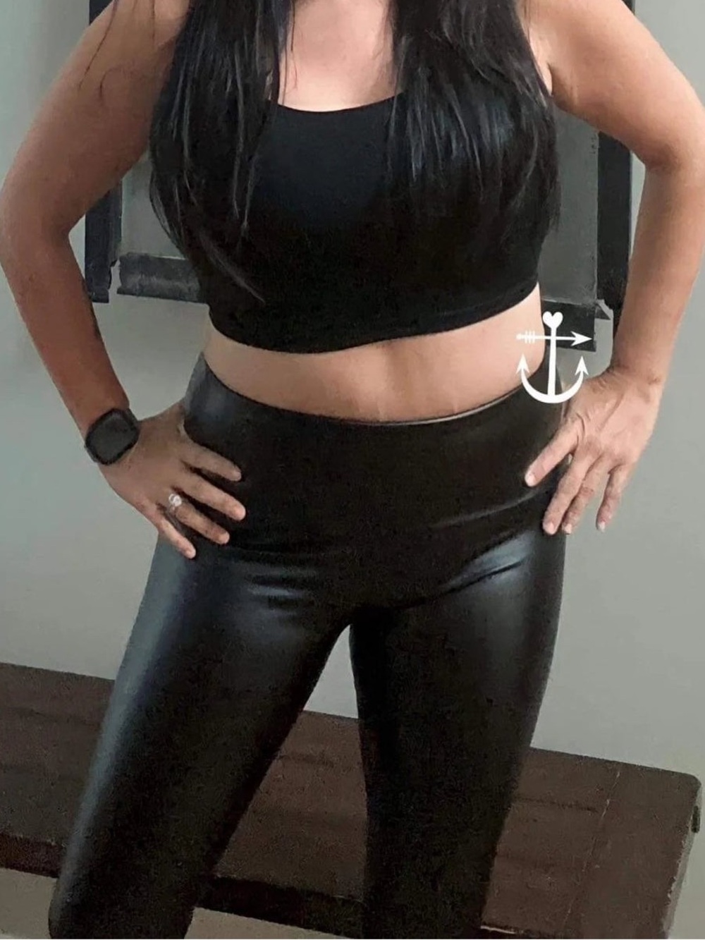 Anchored Arrows FAUX
LEATHER Full Length Leggings in black